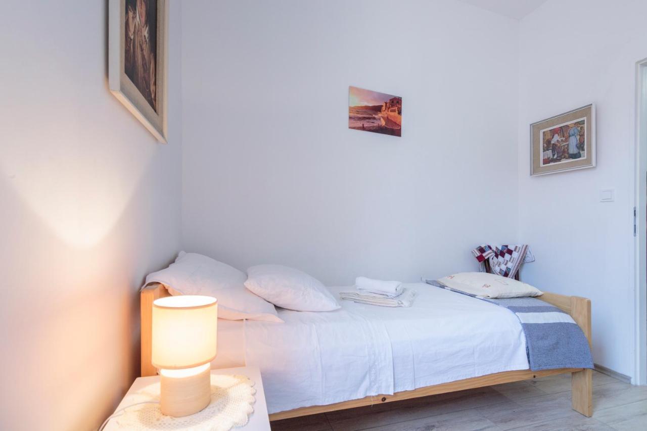 Apartment Esa Komiža Εξωτερικό φωτογραφία